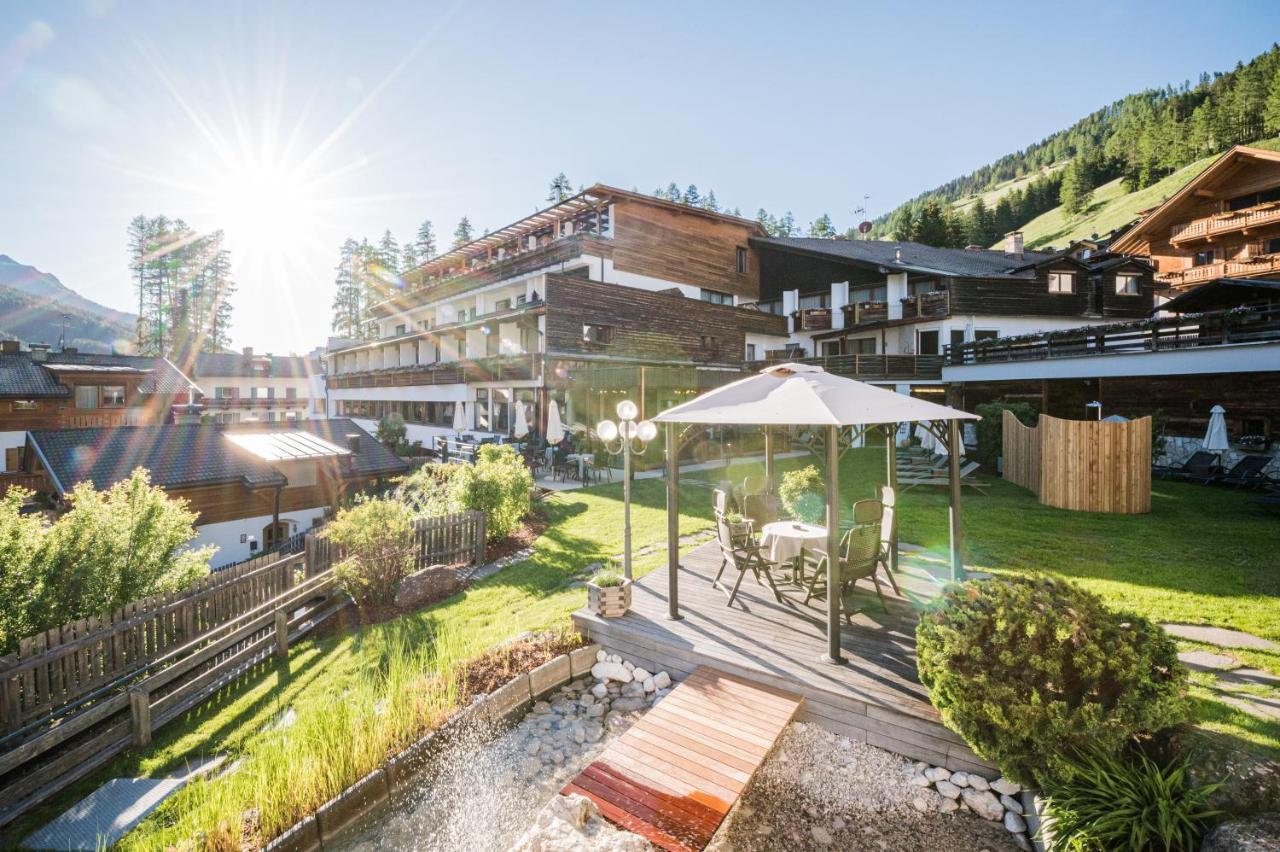 Alpenwellnesshotel St. Veit Sexten Eksteriør billede